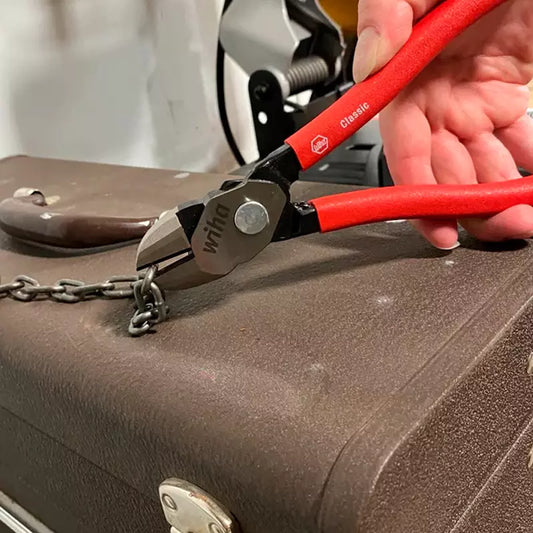 Cortador de cable y alambre de acero Wiha BiCut, sistema BiCut para doble potencia de corte, acero C70 premium, mangos vinilo ergonómicos, ideal para cortes eficientes en materiales duros.