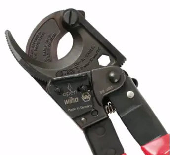Corta cables Ratchet dieléctrico Wiha 1000V, ideal para cortar cables de cobre y aluminio, con diseño ergonómico y aislamiento seguro.